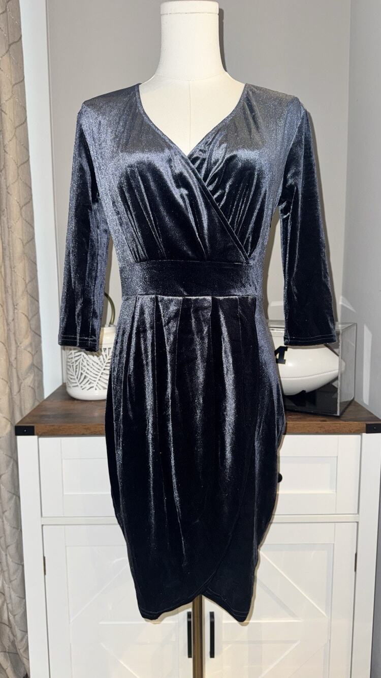 Leadingstar Women’s Black Velvet Wrap Dress Size S Cocktail Party NWT